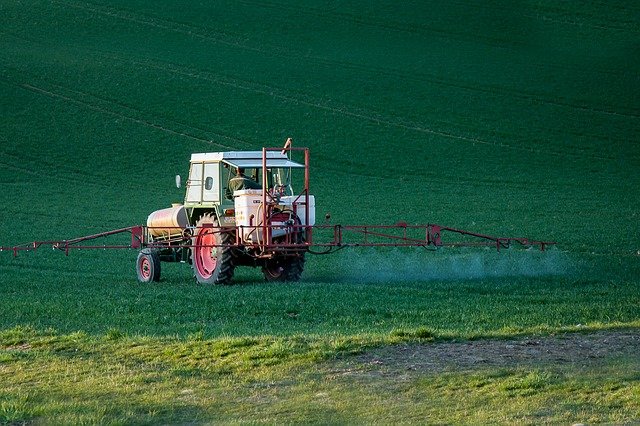 Pesticide Glyphosate  - maxmann / Pixabay